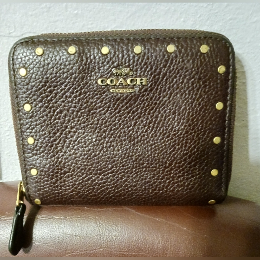 Coach brown wallet leather wallet coin pocket.